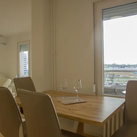 Premium Stan Novi 贝尔格莱德